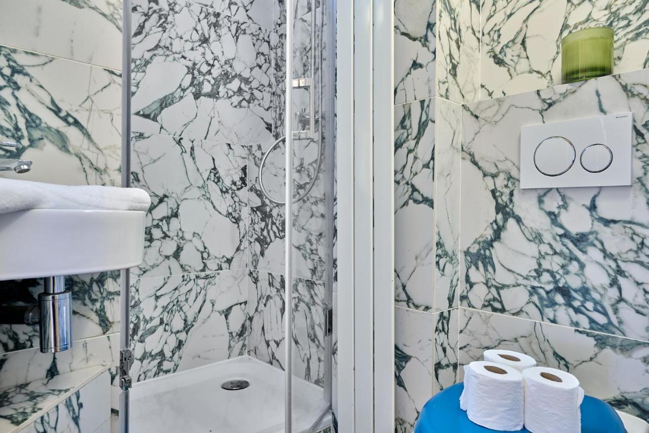 Apartment Center Of Paris With Terrace By Studio Prestige Экстерьер фото